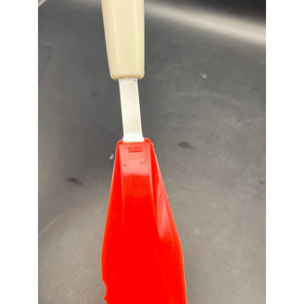 Vtg Bonny USA Red‎ Nylon White Handle Cake Spatula Froster Server 12.25